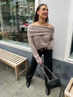 Store Juliette Off Shoulder Sweater Taupe Truien