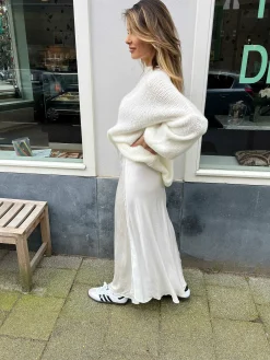 Hot Vive Silky Maxi Skirt Off White Rokken