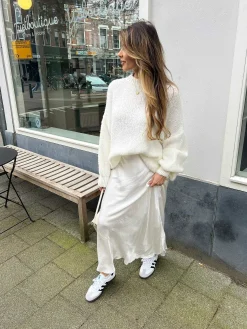 Hot Vive Silky Maxi Skirt Off White Rokken